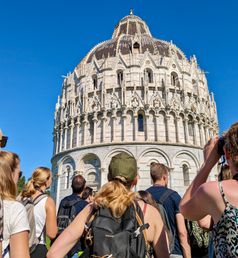 Baptisterium van Pisa bekijken